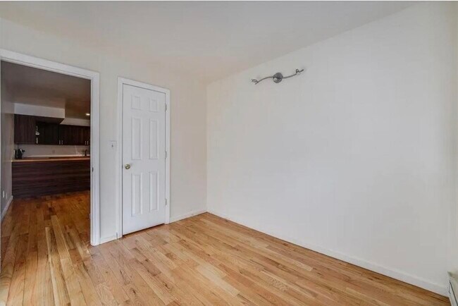 Building Photo - 283 Winfield Ave