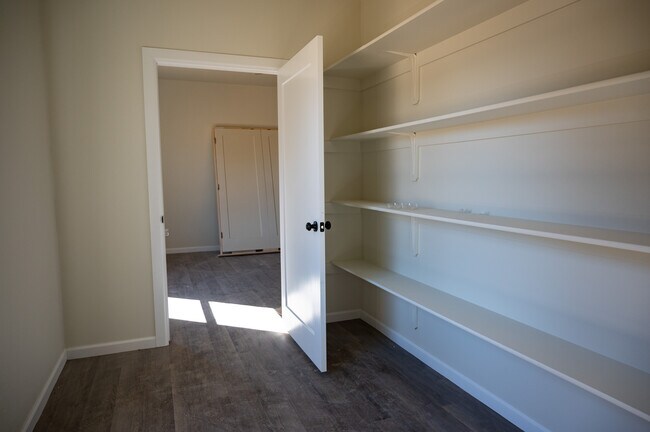 Building Photo - 8542 Spring Creek Ln