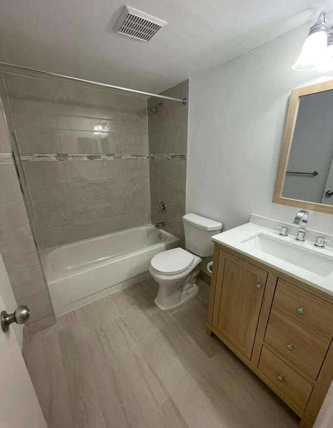 Building Photo - 205 Foxtail Dr