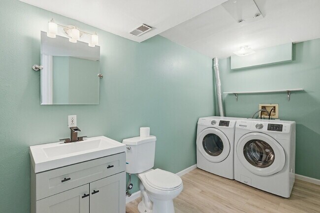 Building Photo - $1,840.95, 3-bed, 1.5-bath, located in Colorado Springs with a large backyard.