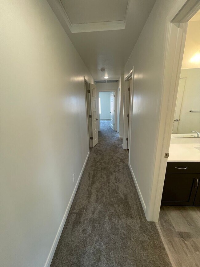 Building Photo - 1396 White Holw Ln