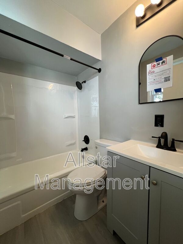 Building Photo - 4859 E 97th St