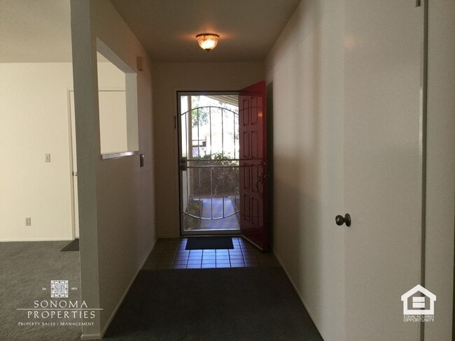 Building Photo - 3BD/2BA Eastside Sonoma Home