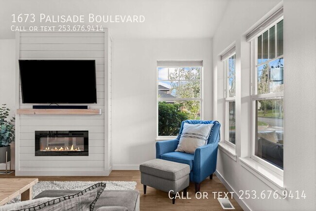 Building Photo - 1673 Palisade Blvd