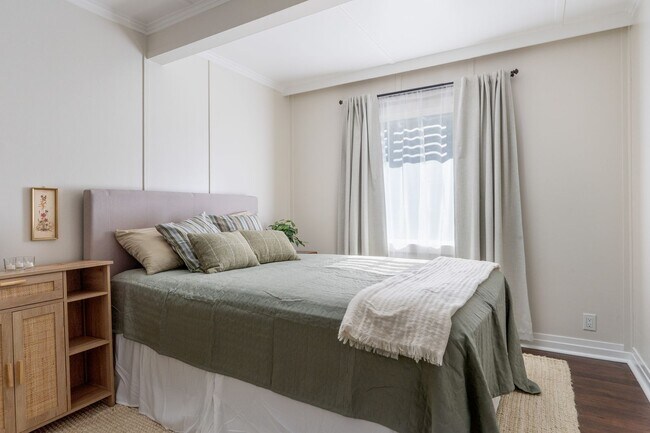 Building Photo - 273 W Carmel Valley Rd