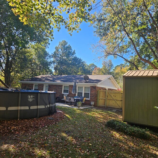 Building Photo - 608 Albemarle Rd