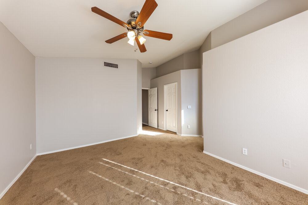 Building Photo - 8019 W Alex Ave