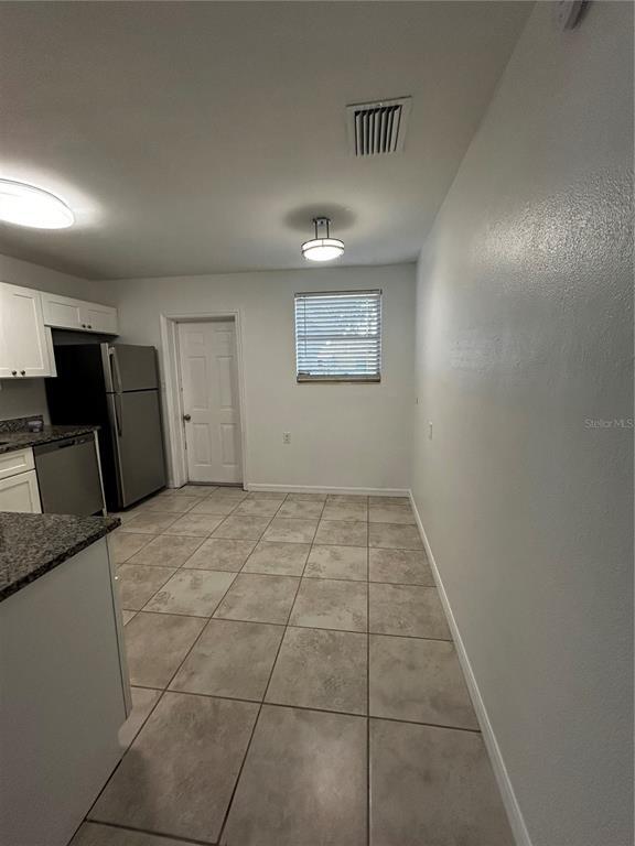 Building Photo - 1980 S East Ave