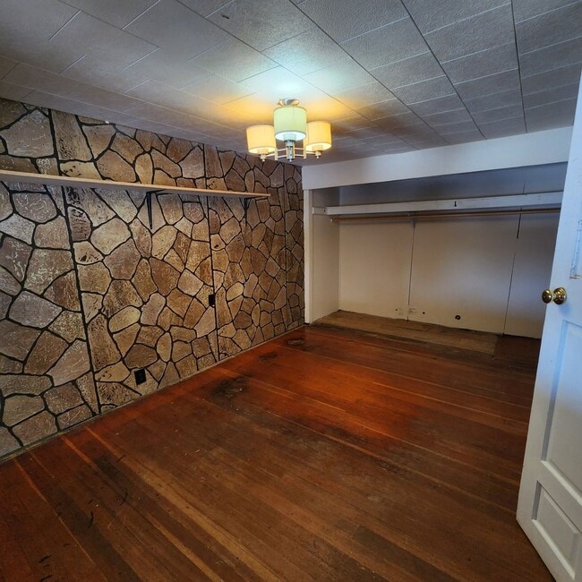 Building Photo - 2039 S Arizona St