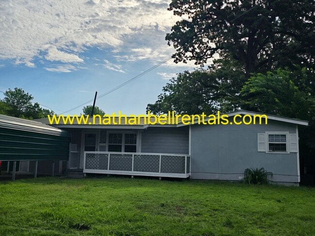 Building Photo - 325 17th St NE