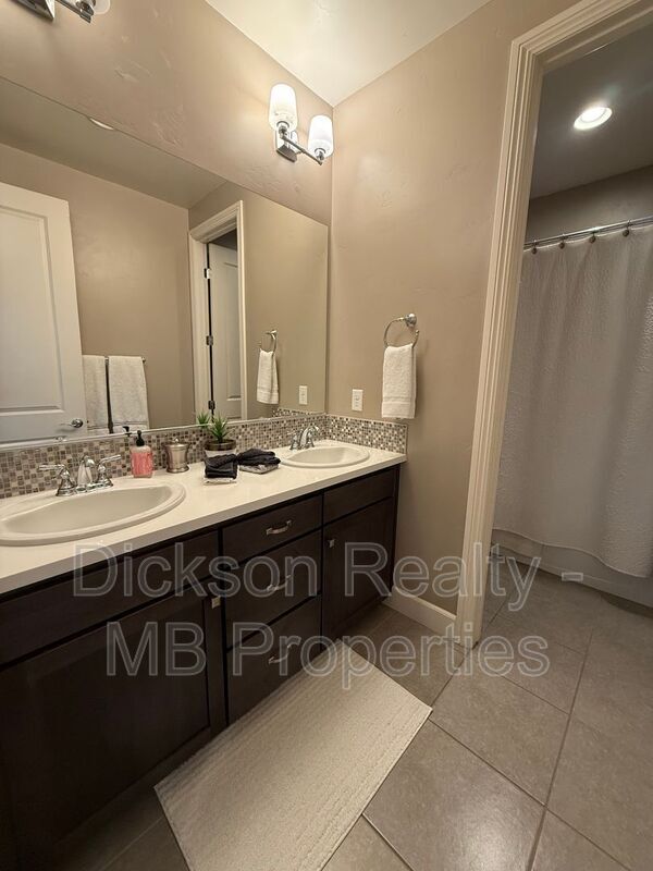 Building Photo - 3325 Show Jumper Ln