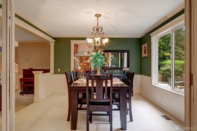 Building Photo - Rare opportunity!! Spacious 3 Bedroom Sammamish Home with 2 bonus rooms, RV Parking & Huge Backyard!