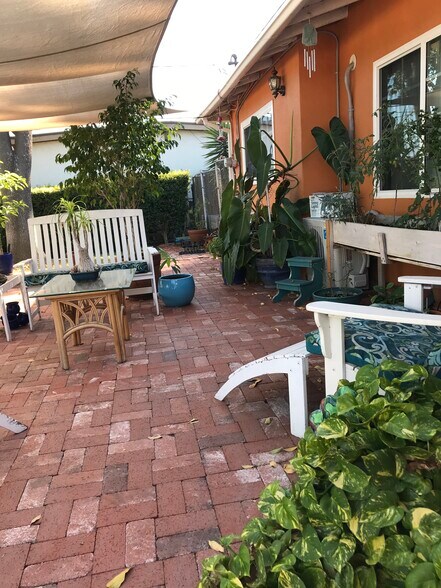 Building Photo - 632 Maria Ave