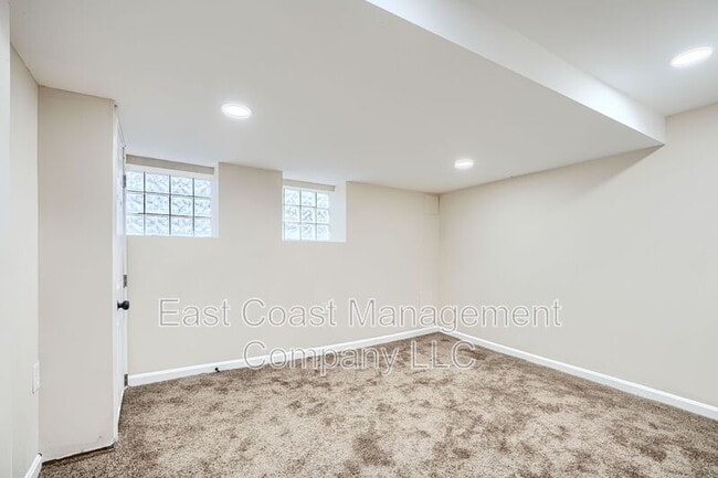 Building Photo - 3028 Chelsea Terrace