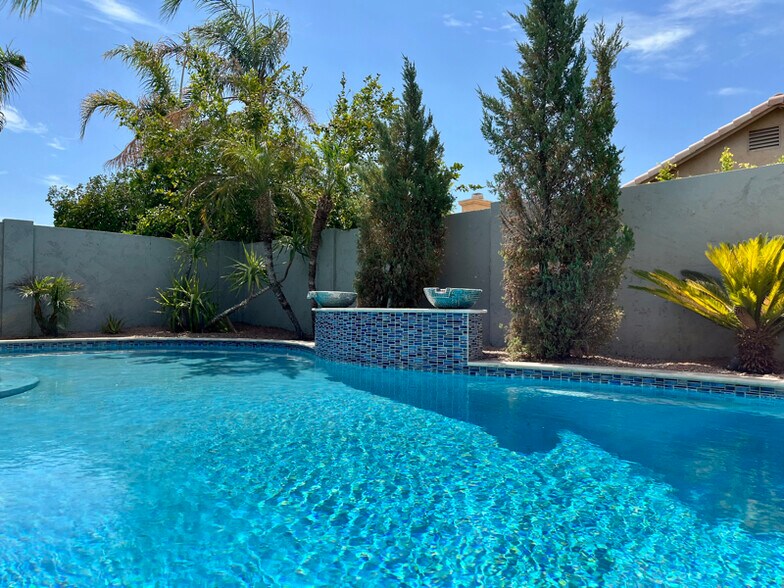 Building Photo - 8709 E Gail Rd