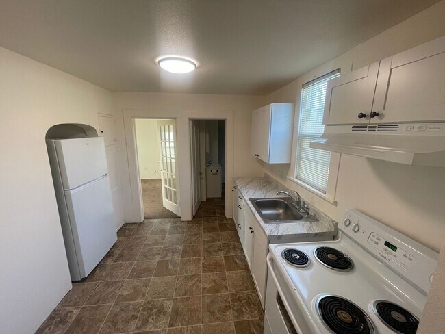 Building Photo - 530 Grove St