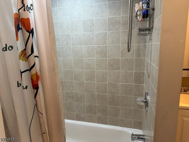 Building Photo - 89 Farragut Rd