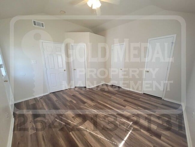 Building Photo - Charming 3-bed, 2-bath fourplex located in southwest Killeen. - Now available for rent!