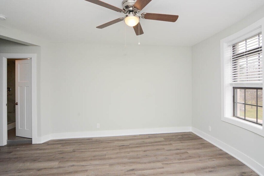 Building Photo - 730 St Johns Ave