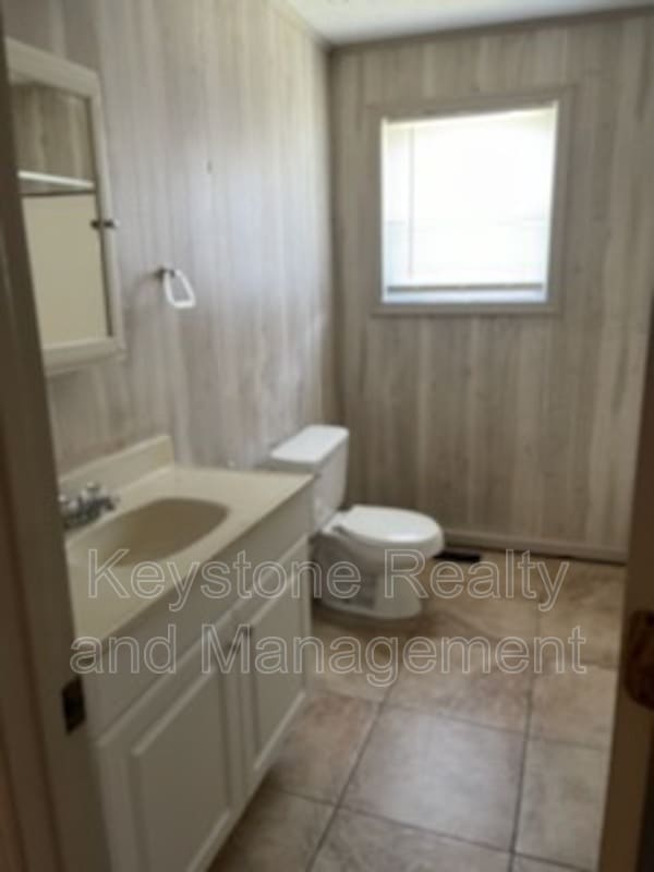 Building Photo - 410 Lucky Debonair St