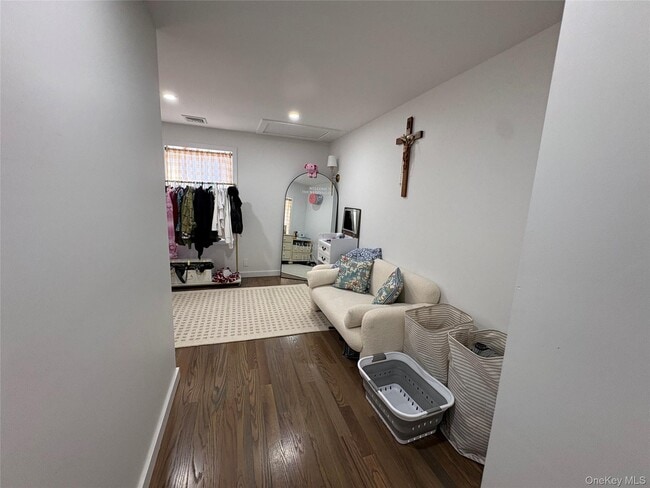 Building Photo - 46 Maxwell Ave