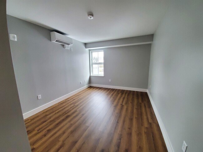 Building Photo - 195 Mechanic St