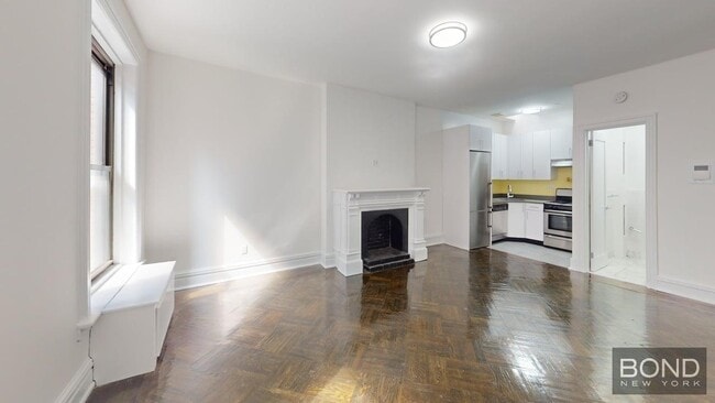 Building Photo - 24 E 80th St