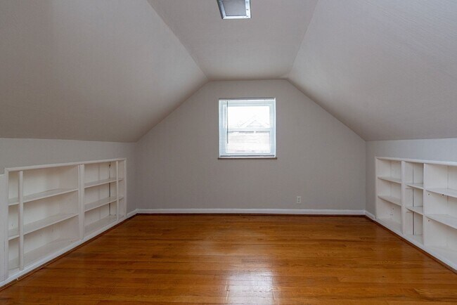 Building Photo - 3627 Edgebrook Dr