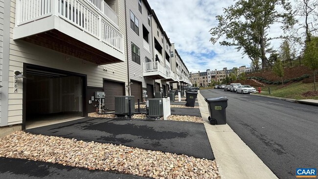 Building Photo - 628 Noush Ct
