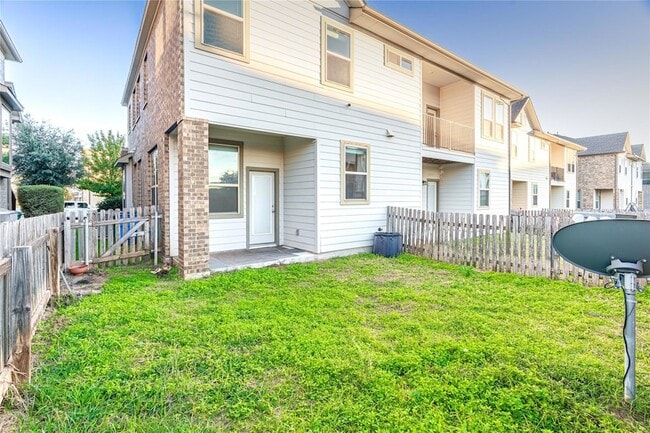 Building Photo - 2212 Dillon Pond Ln