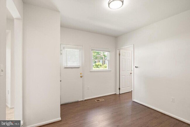 Building Photo - 8902 Huxley Ct