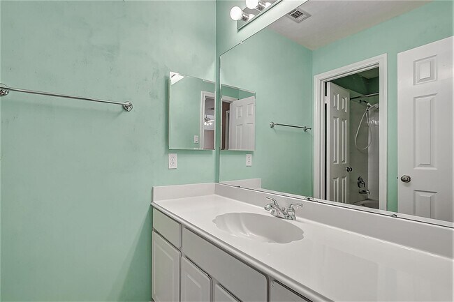 Building Photo - 2803 Norwood Hills Dr