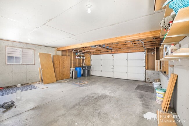 Building Photo - Spacious 6-Bedroom Home with Garden Oasis in Idaho Falls