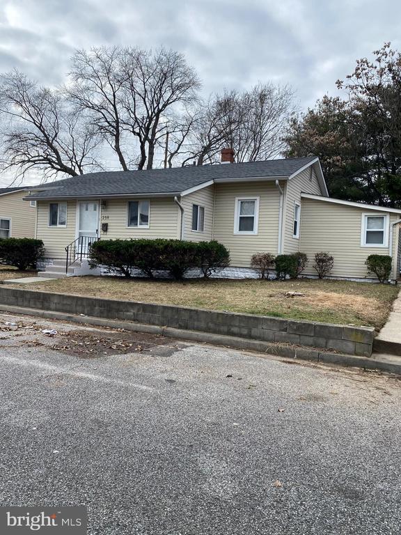 Building Photo - 258 Birch St