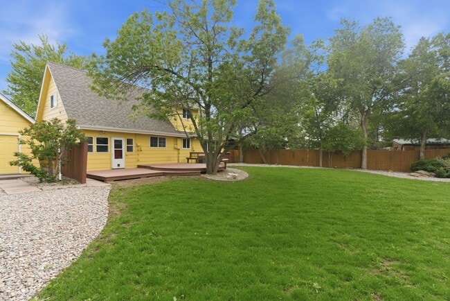 Building Photo - 8111 E Briarwood Blvd