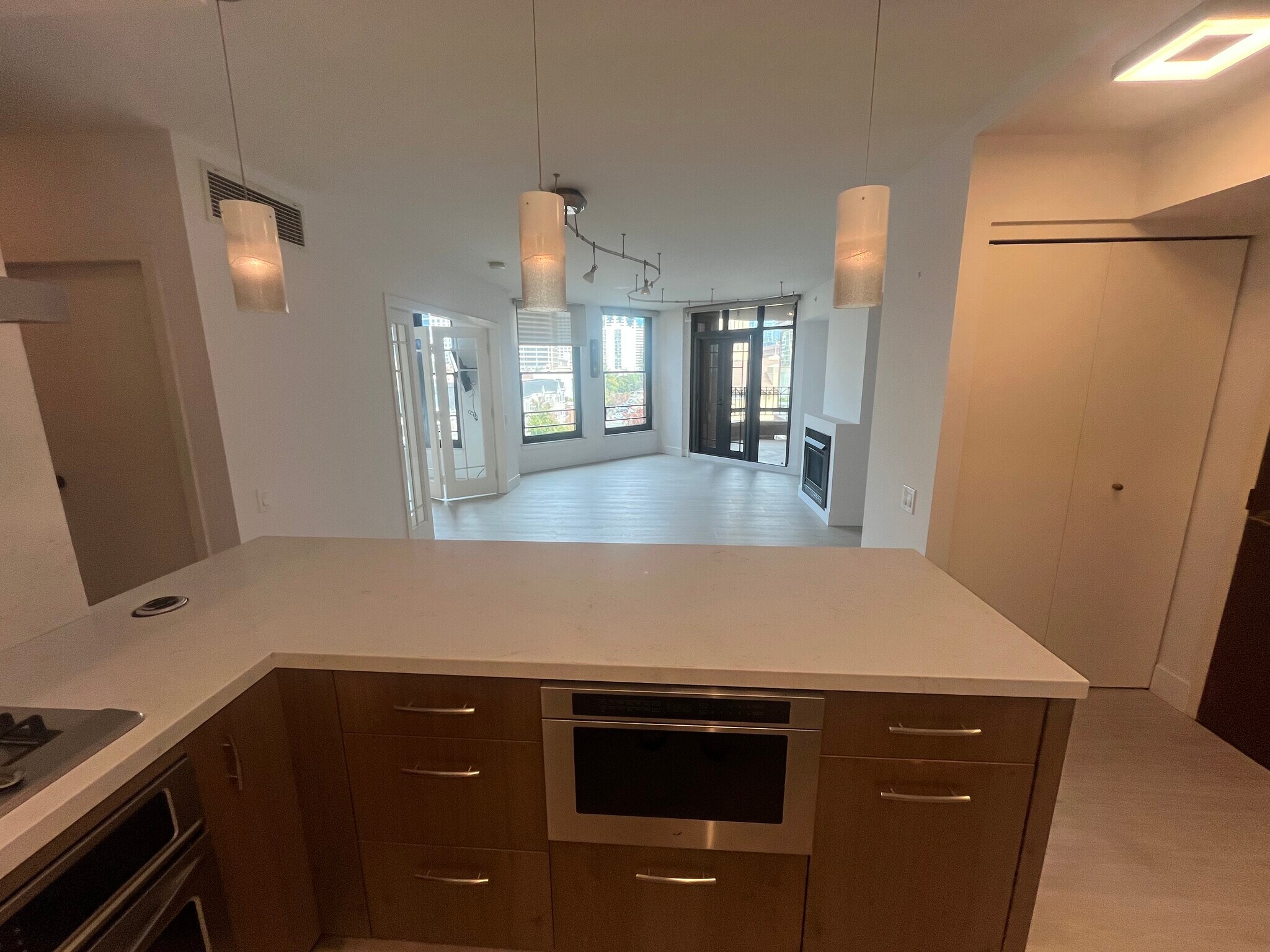 Kitchen View to Living Room - 500 W Harbor Dr