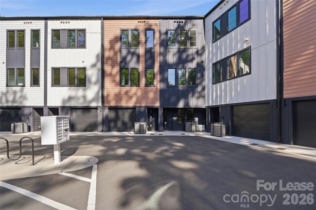 Building Photo - 1358 Briar Creek Rd