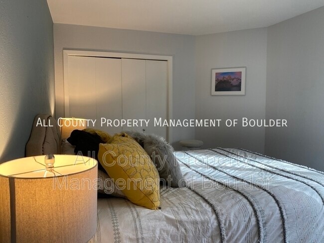 Building Photo - 2982 Shady Hollow W