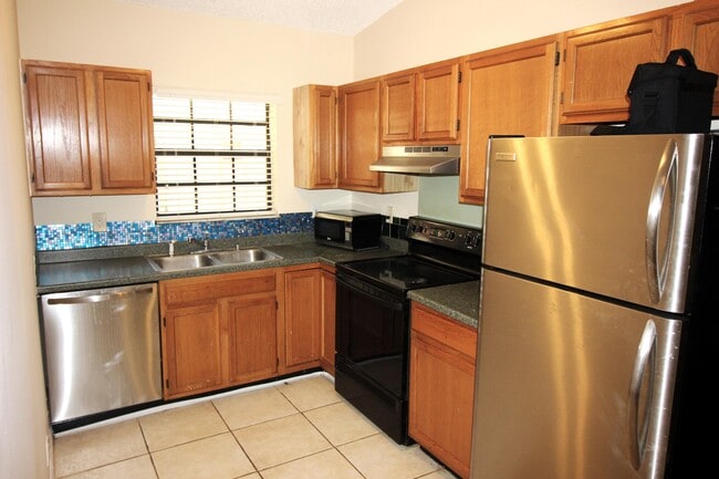 Building Photo - 321 Norwood Terrace