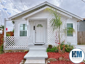 Building Photo - 2 Bedroom Home in Hollister