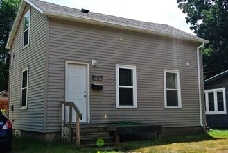 Building Photo - 1510 1st Ave SE