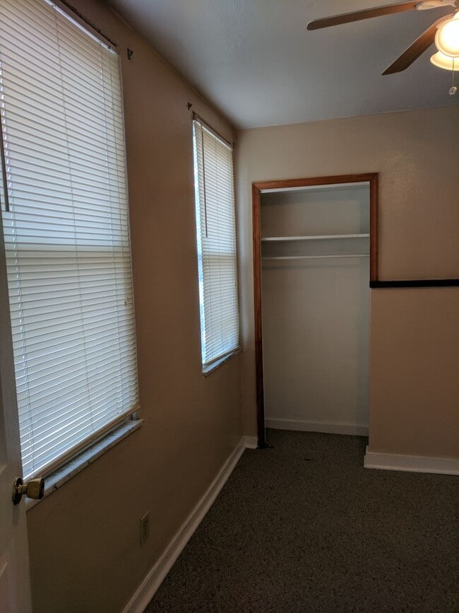 Building Photo - Cozy 2 Bedroom Apartment with Backyard Patio and Central Air Conditioning in South Side, Pittsbur...
