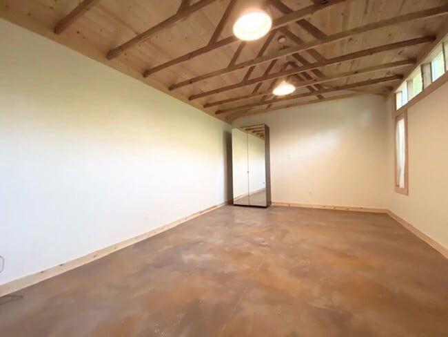 Building Photo - 1810 Pacific Ave