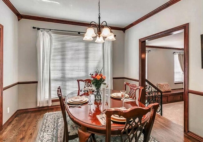 Building Photo - Executive Living in Norman complete with N...