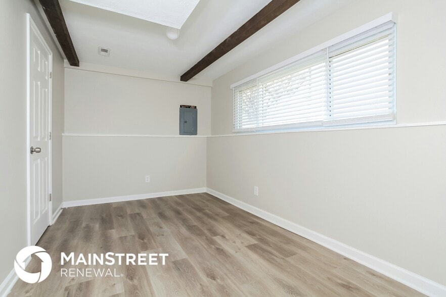 Building Photo - 12097 Hazelhurst Dr