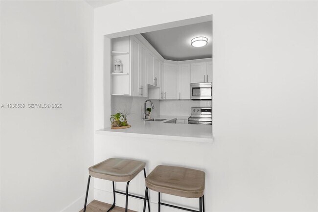 Building Photo - 1800 NW 24th Ave