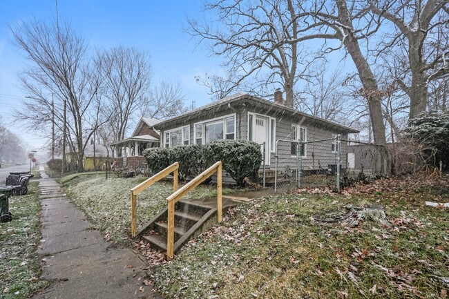 Building Photo - 1346 N Johnson St