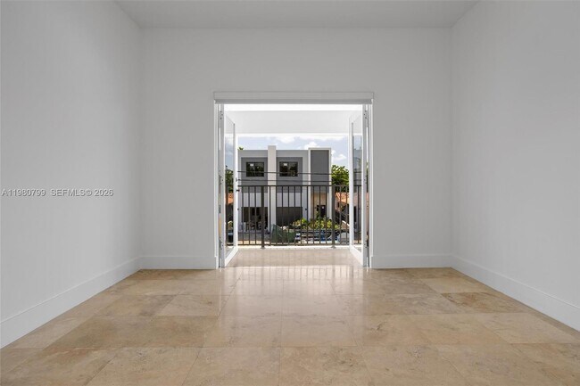 Building Photo - 2786 SW 34th Ave