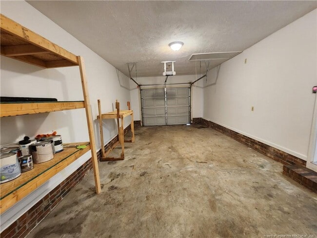 Building Photo - 2212 Mossycup Ln