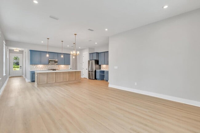 Building Photo - 299 Suwannee Dr